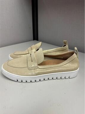 Vionic Women's Uptown Gold Leather Loafer Size 10 Med Width